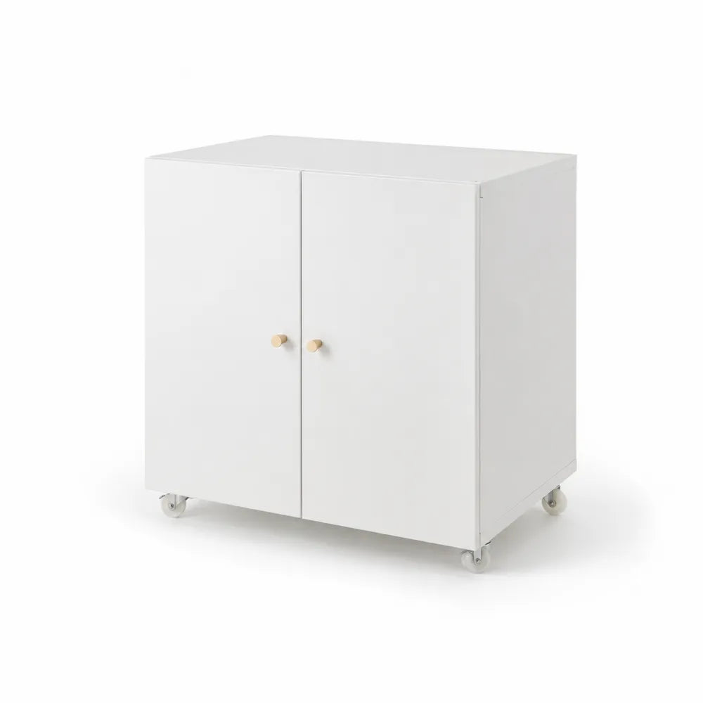 Weißer MDF-Rollschrank mit Holzgriffen 80x40x75cm